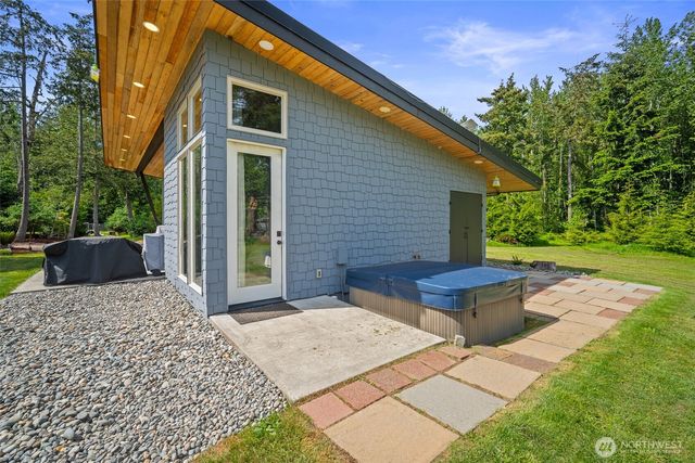 3902 Bay Road, Ferndale, WA 98248