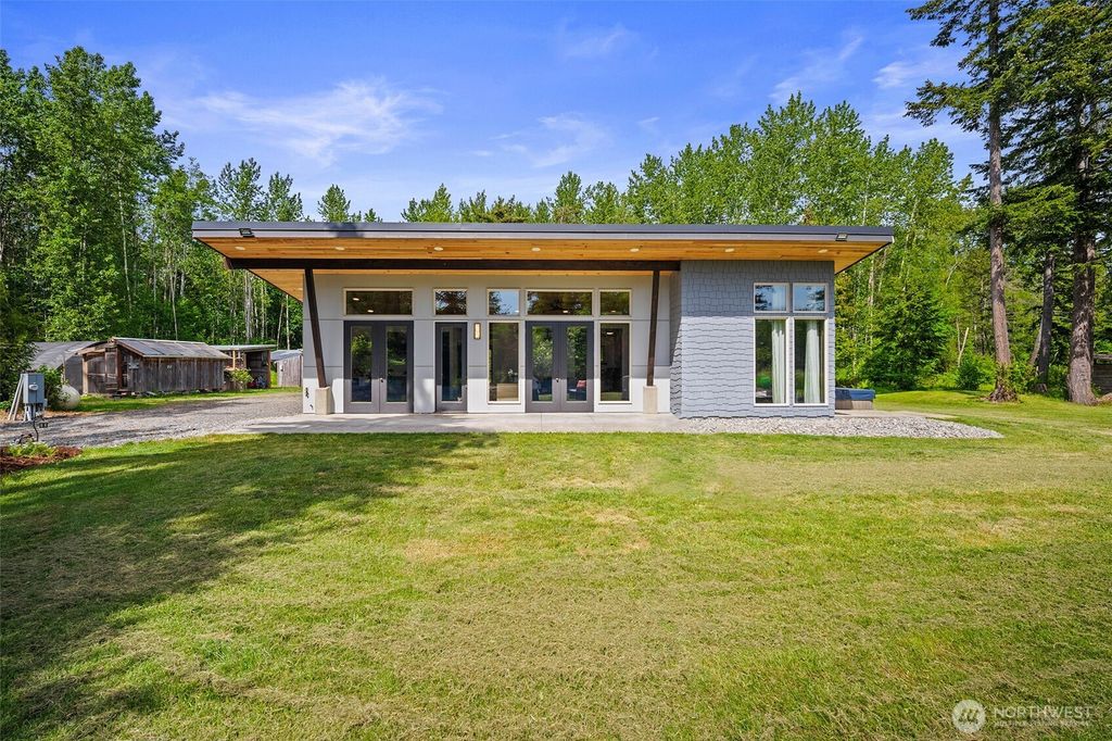 3902 Bay Road, Ferndale, WA 98248