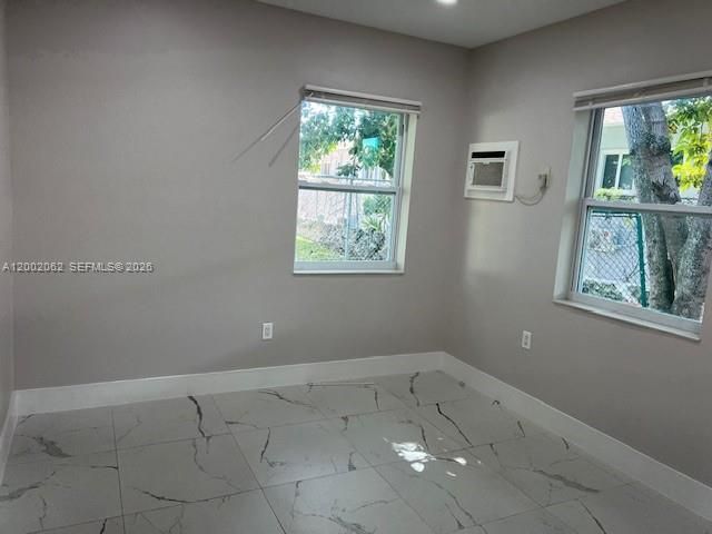 922 NW 2nd St 4, Miami, FL 33128