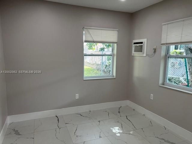 922 NW 2nd St 4, Miami, FL 33128