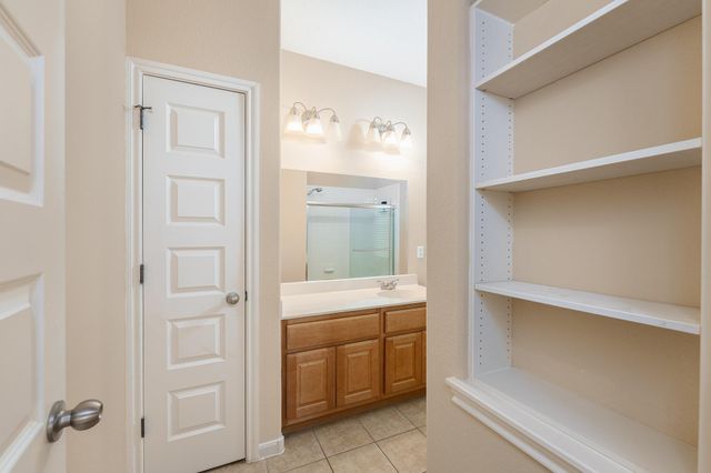 2829 Saville LOOP 17C, Austin, TX 78741
