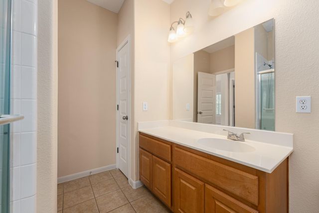 2829 Saville LOOP 17C, Austin, TX 78741