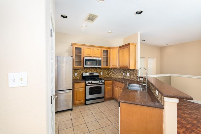 2829 Saville LOOP 17C, Austin, TX 78741