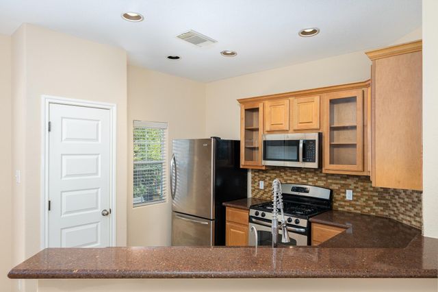 2829 Saville LOOP 17C, Austin, TX 78741
