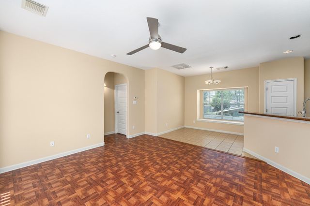 2829 Saville LOOP 17C, Austin, TX 78741
