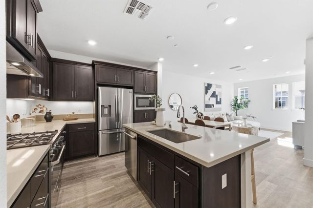 692 Amalfi Loop, Milpitas, CA 95035