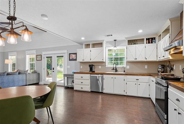 405 Dove Lane, Leesville, LA 71446