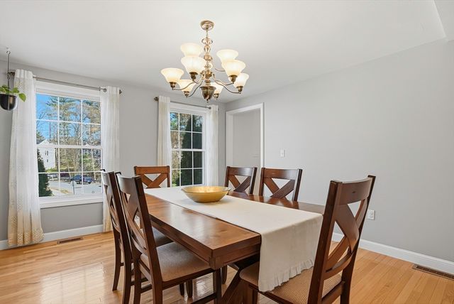 41 Nile St 41, Billerica, MA 01821