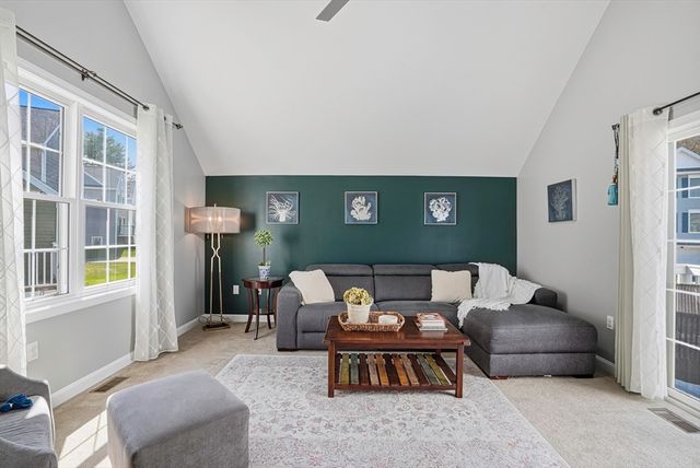 41 Nile St 41, Billerica, MA 01821