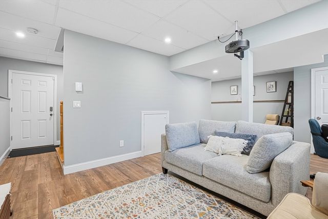 41 Nile St 41, Billerica, MA 01821