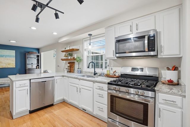 41 Nile St 41, Billerica, MA 01821