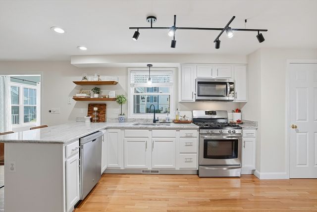 41 Nile St 41, Billerica, MA 01821