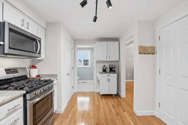 41 Nile St 41, Billerica, MA 01821