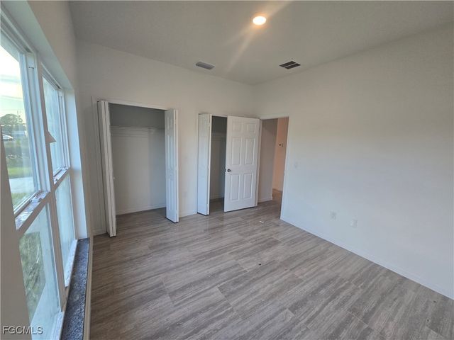 2822 19th ST SW, Lehigh Acres, FL 33976