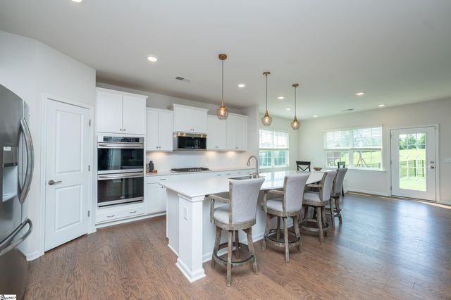 231 Double Crest Drive, Taylors, SC 29687