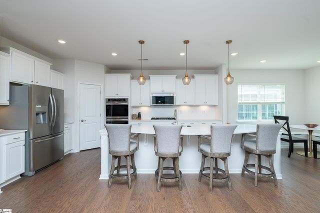 231 Double Crest Drive, Taylors, SC 29687