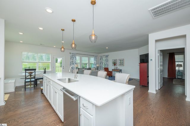 231 Double Crest Drive, Taylors, SC 29687