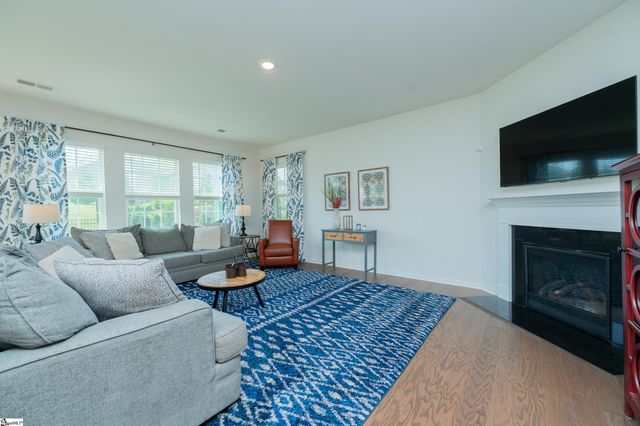 231 Double Crest Drive, Taylors, SC 29687