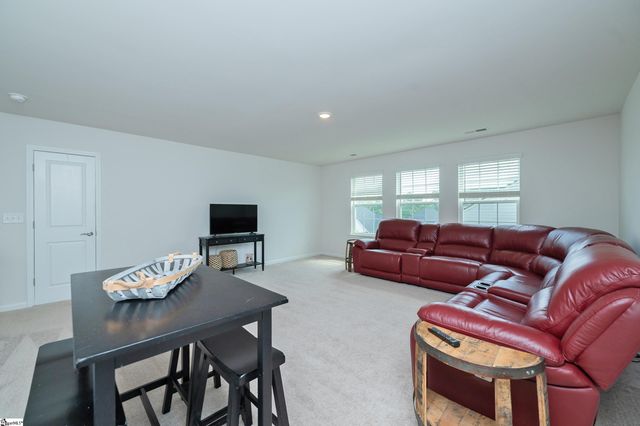 231 Double Crest Drive, Taylors, SC 29687