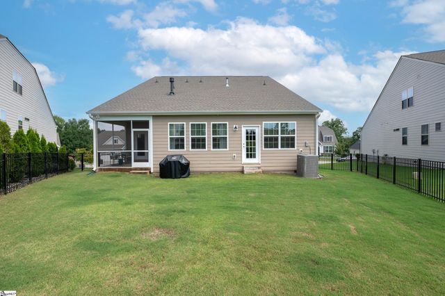 231 Double Crest Drive, Taylors, SC 29687