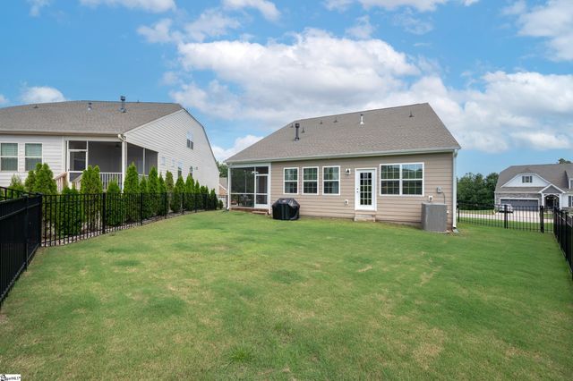 231 Double Crest Drive, Taylors, SC 29687