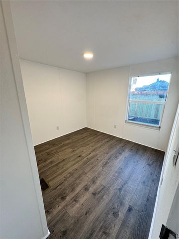 409 W Harris Avenue, Pasadena, TX 77506