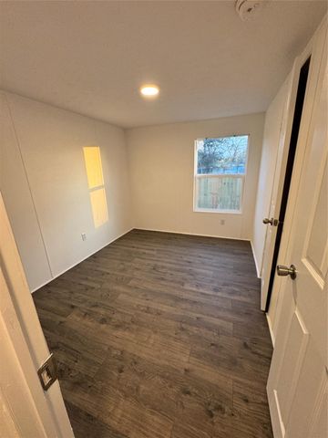 409 W Harris Avenue, Pasadena, TX 77506