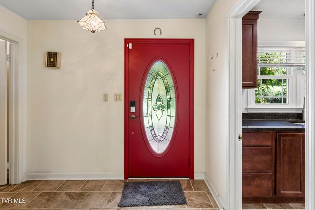 207 Dogwood Lane, Johnson City, TN 37604