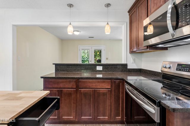 207 Dogwood Lane, Johnson City, TN 37604