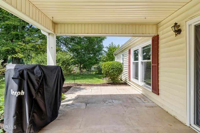 207 Dogwood Lane, Johnson City, TN 37604