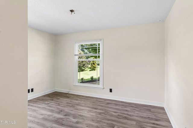 207 Dogwood Lane, Johnson City, TN 37604