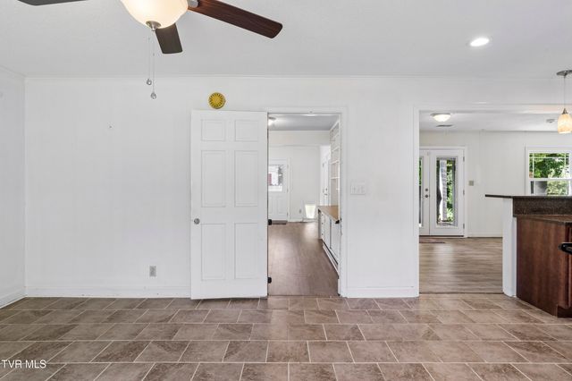 207 Dogwood Lane, Johnson City, TN 37604