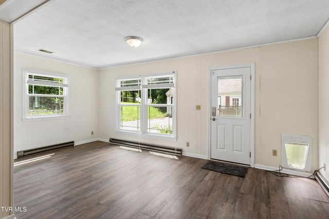 207 Dogwood Lane, Johnson City, TN 37604