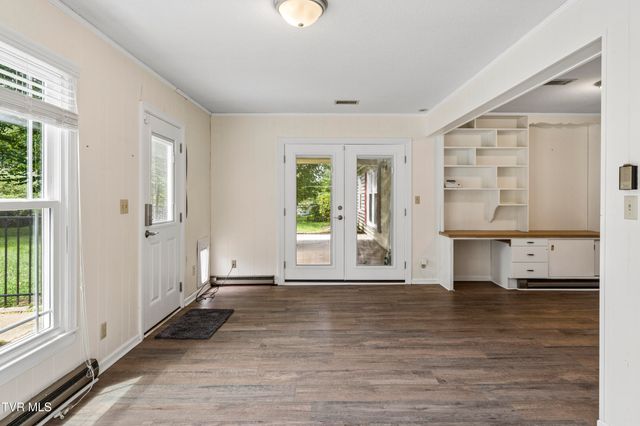 207 Dogwood Lane, Johnson City, TN 37604