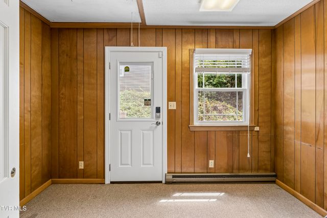 207 Dogwood Lane, Johnson City, TN 37604