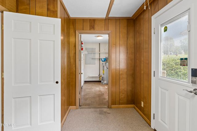 207 Dogwood Lane, Johnson City, TN 37604