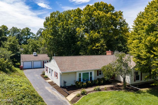 207 Dogwood Lane, Johnson City, TN 37604