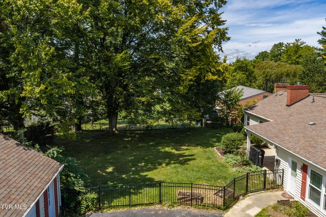 207 Dogwood Lane, Johnson City, TN 37604