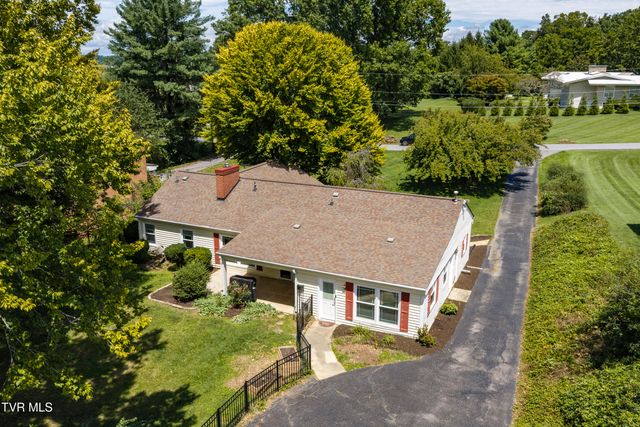 207 Dogwood Lane, Johnson City, TN 37604