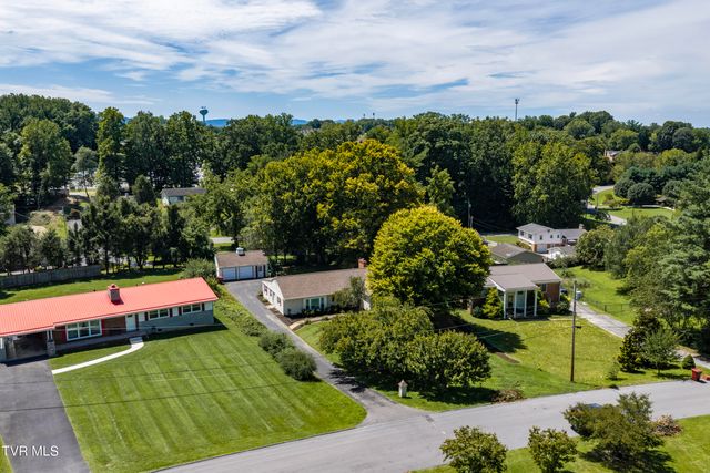 207 Dogwood Lane, Johnson City, TN 37604