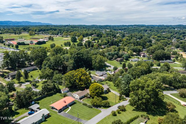 207 Dogwood Lane, Johnson City, TN 37604