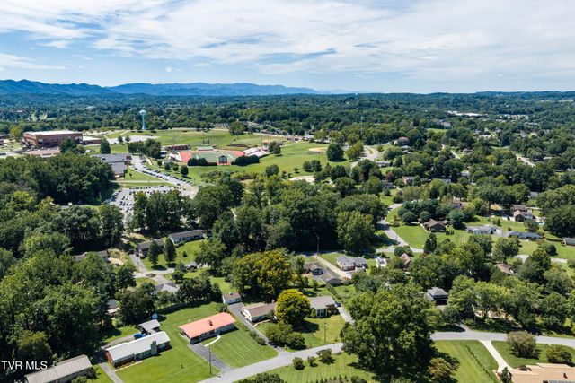 207 Dogwood Lane, Johnson City, TN 37604