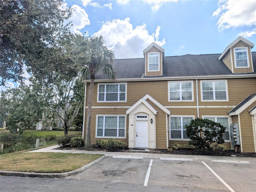 5611 BIDWELL PARKWAY 205, Sarasota, FL 34233