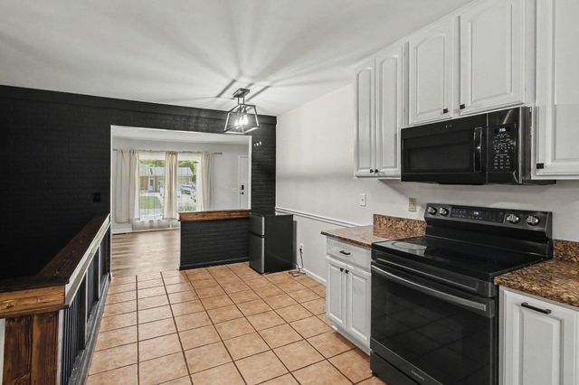 9155 Satelite Drive, White Lake, MI 48386