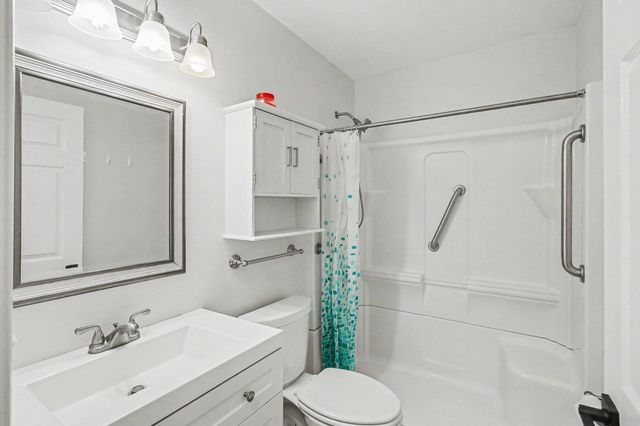 9155 Satelite Drive, White Lake, MI 48386