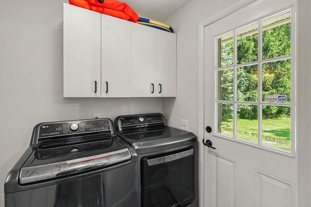 9155 Satelite Drive, White Lake, MI 48386