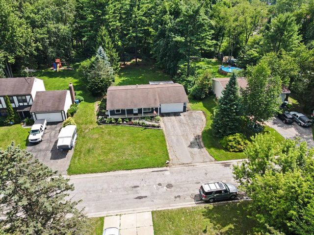 9155 Satelite Drive, White Lake, MI 48386