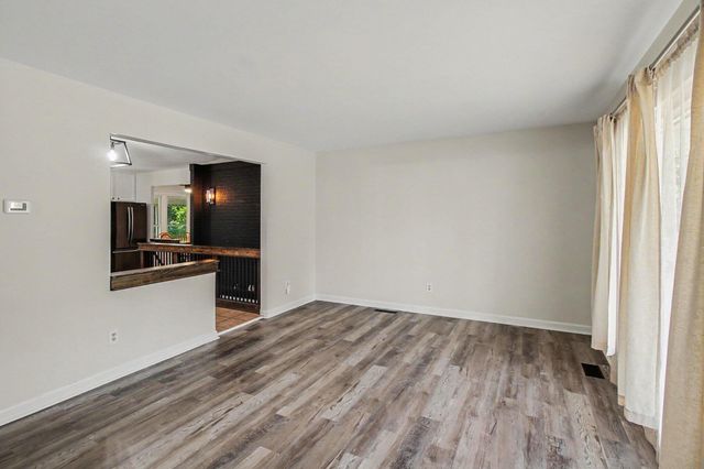 9155 Satelite Drive, White Lake, MI 48386
