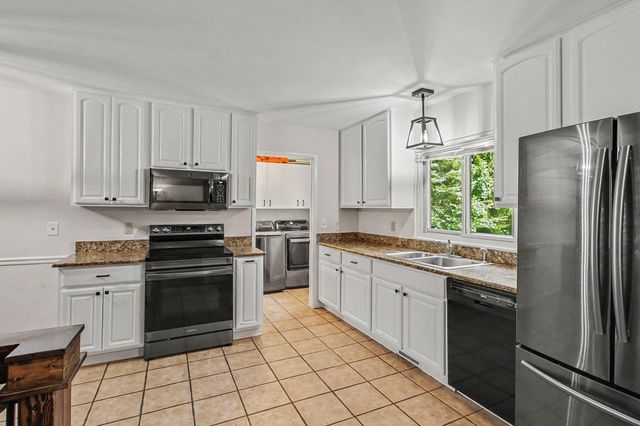 9155 Satelite Drive, White Lake, MI 48386