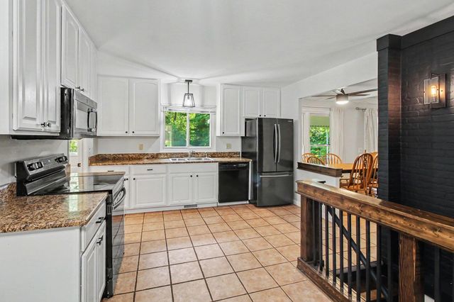 9155 Satelite Drive, White Lake, MI 48386